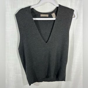 Women’s gray wool sweater vest minimal merino wool.